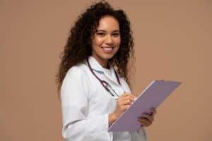 Como abrir CNPJ para médico: guia completo para tirar suas dúvidas